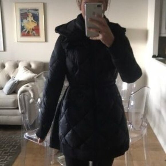 Beautiful Moncler knee-length quilted down coat with mock neck, dual zip pockets - Picture 3 of 11